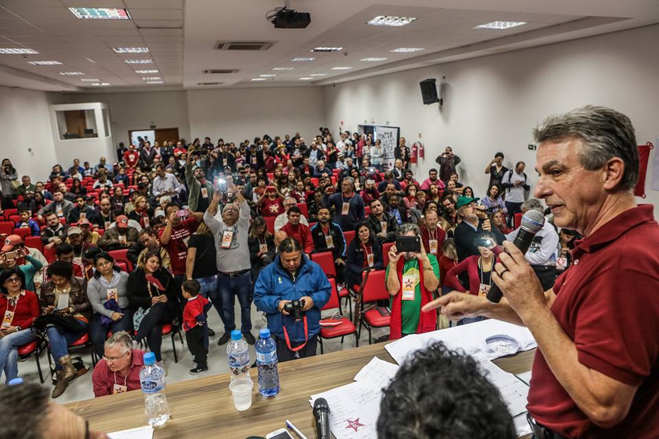 PT lança pré-candidatura de Tadeu Veneri à prefeitura de Curitiba